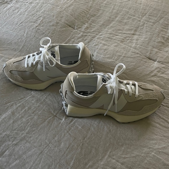 New Balance Shoes New Balance 372 Womans Poshmark